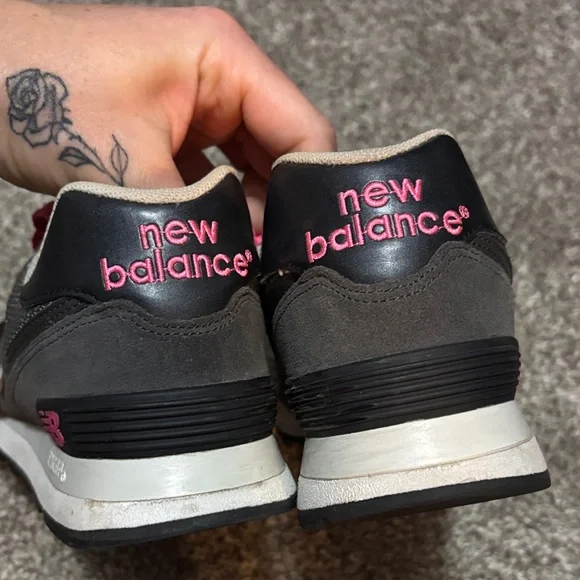 New Balance Women's Gray Sneakers with Pink Accents - Picture 7 of 7